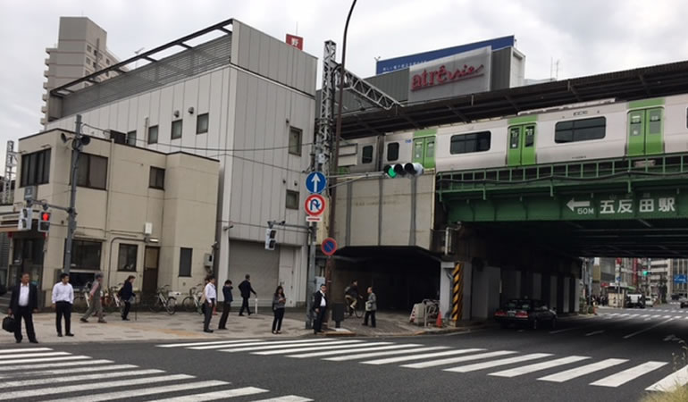 五反田駅東口の交番。